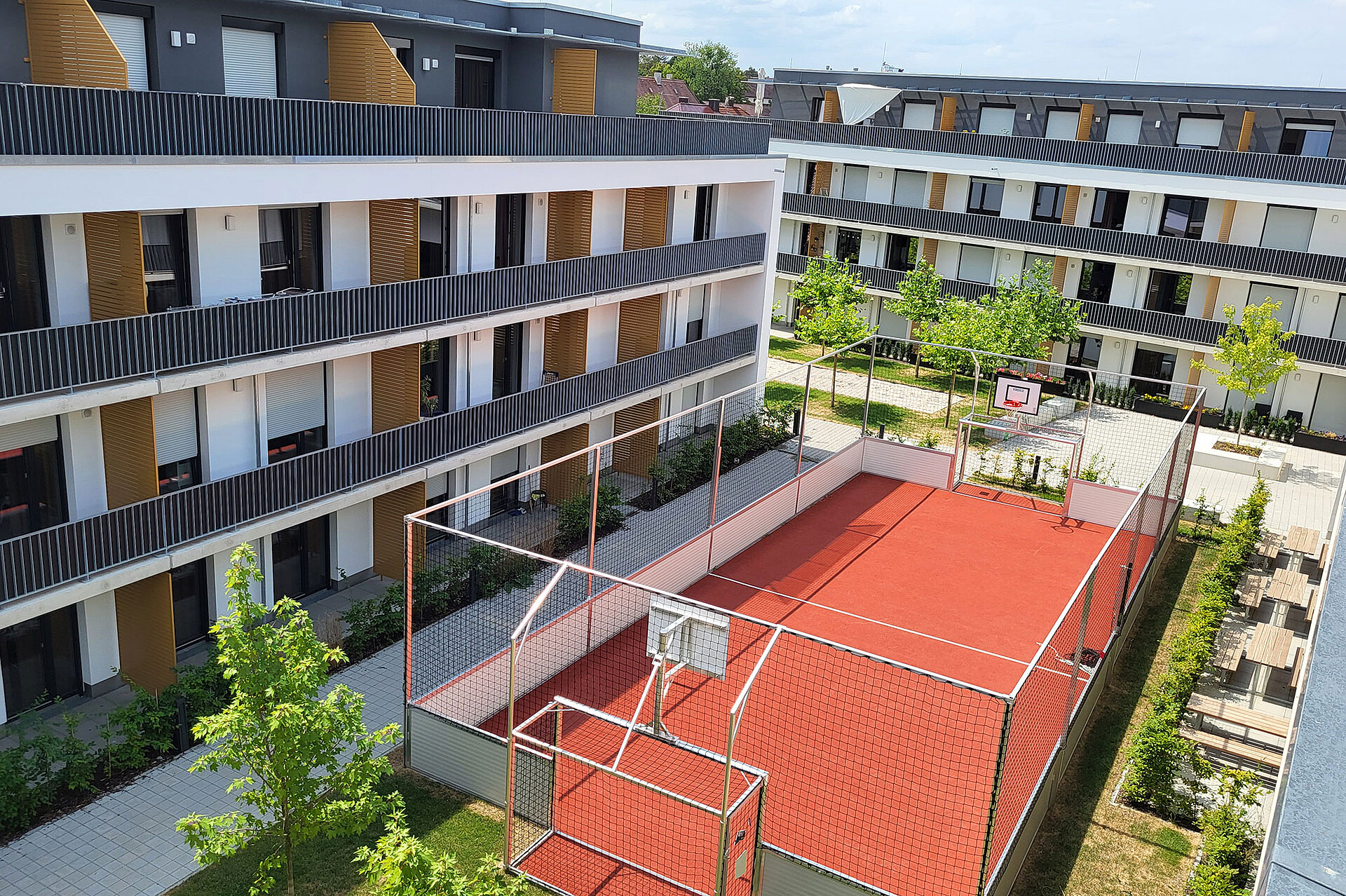 Apartmentanlage Wohnheim in Heilbronn mit Sportfeld